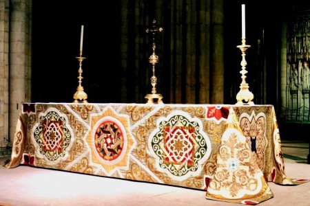 Nave Altar Cloth - “Eternal Light, shine in our hearts”   Alcuin (735 - 804)
